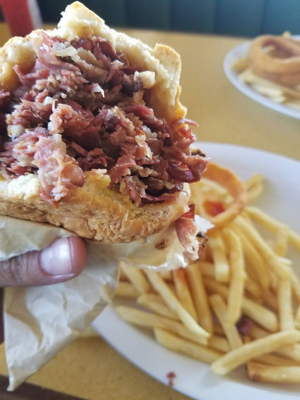 Douglas Drive-In Restaurant | restaurant | 11325 Washington Blvd, Whittier, CA 90606, USA | 5626997484 OR +1 562-699-7484