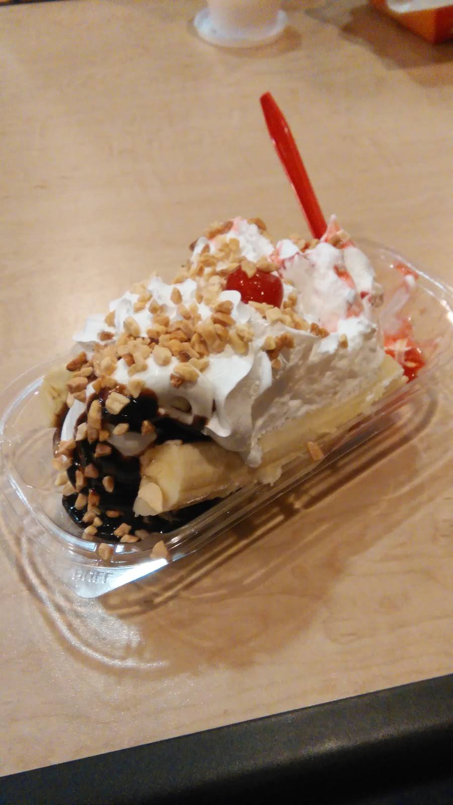 Dairy Queen Grill & Chill | restaurant | 1601 Sandy Hollow Rd, Rockford, IL 61109, USA | 8153983303 OR +1 815-398-3303