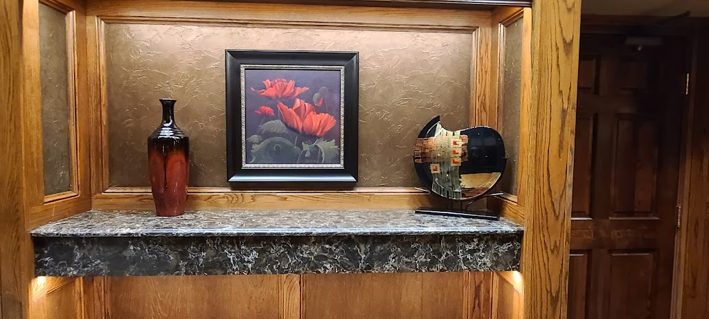 Barons Steakhouse & Bar | night club | 1911 E Kansas Ave, Garden City, KS 67846, USA | 6202757471 OR +1 620-275-7471