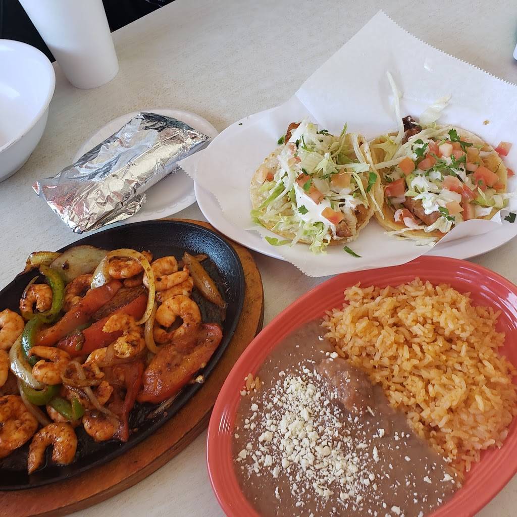 El Sabroso | restaurant | Buttonwillow, CA 93206, USA | 6614695028 OR +1 661-469-5028