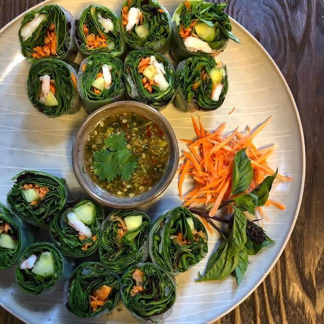 PJ Thai | restaurant | 147 Abercorn St, Savannah, GA 31401, USA | 9122013534 OR +1 912-201-3534