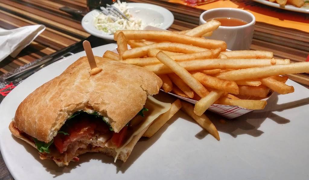 Rôtisserie St-Hubert | restaurant | 357 Boulevard Maloney O, Gatineau, QC J8P 3W1, Canada | 8196434419 OR +1 819-643-4419