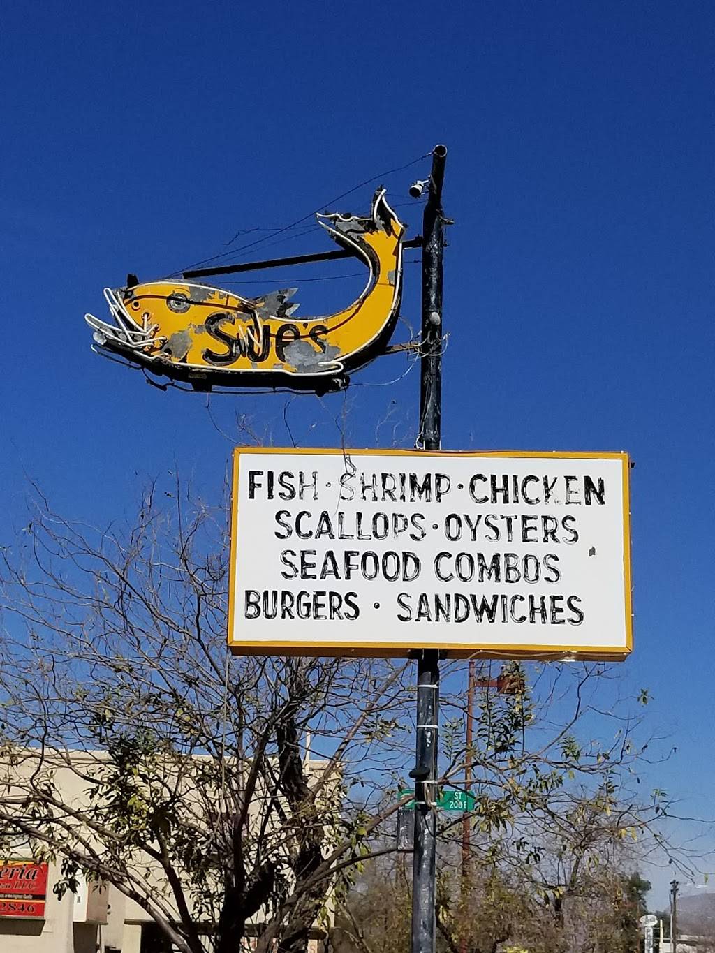 Sues Fish & Chips | restaurant | 2500 S 4th Ave, Tucson, AZ 85713, USA | 5206225711 OR +1 520-622-5711