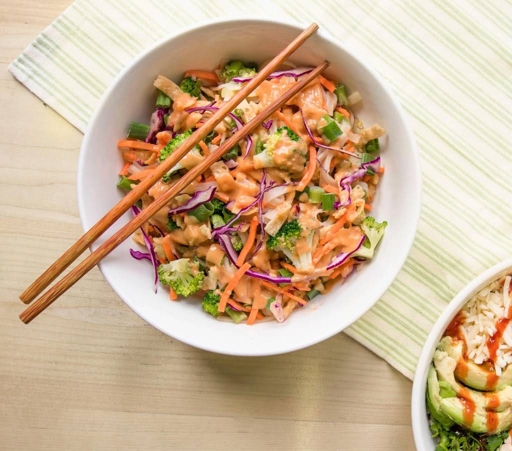 Freshii | restaurant | 494 Holland St W, Bradford, ON L3Z 0A2, Canada | 3652470023 OR +1 365-247-0023