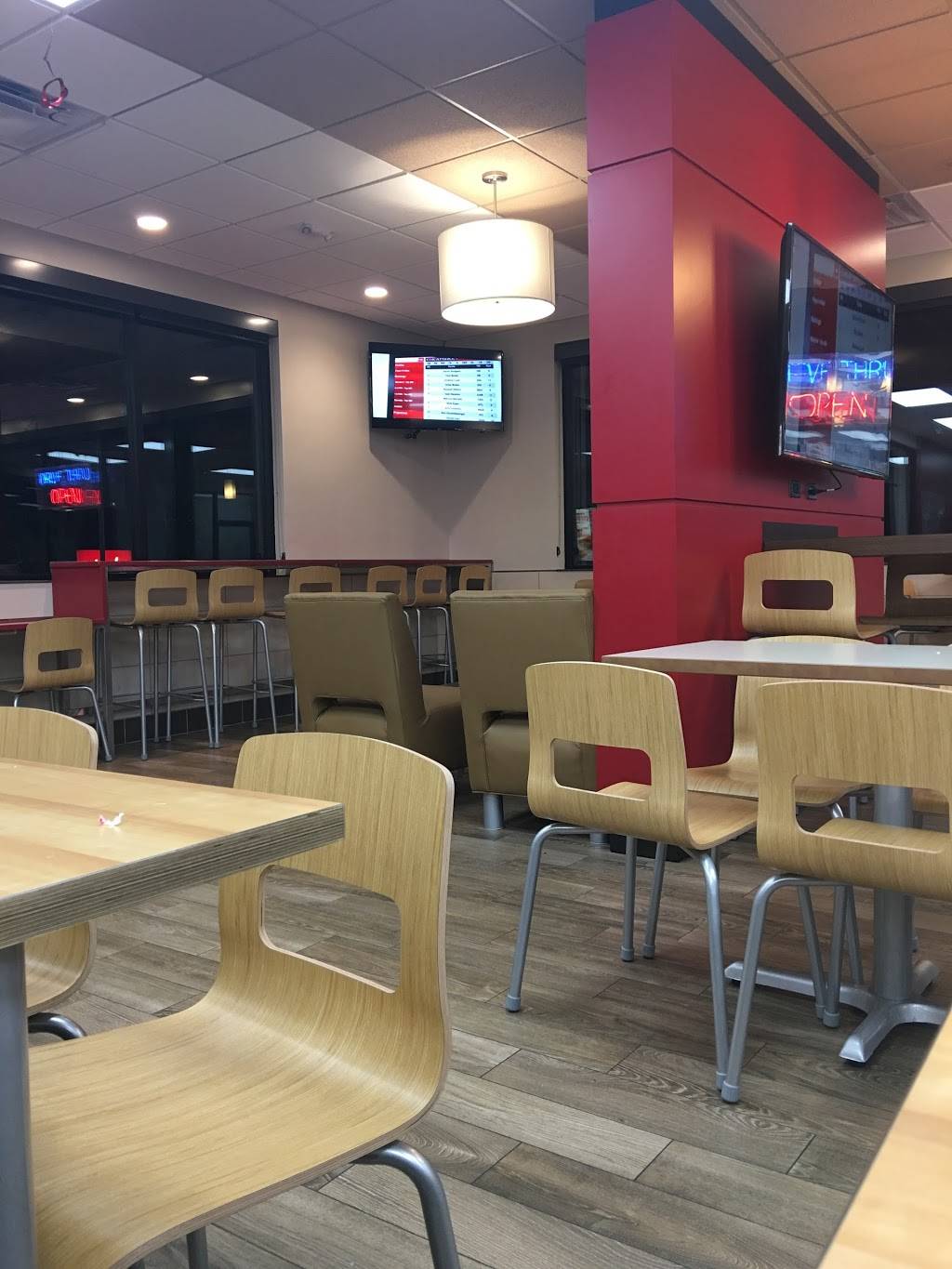 Wendys | restaurant | 90 W Mitchell Hammock Rd, Oviedo, FL 32765, USA | 4073595262 OR +1 407-359-5262