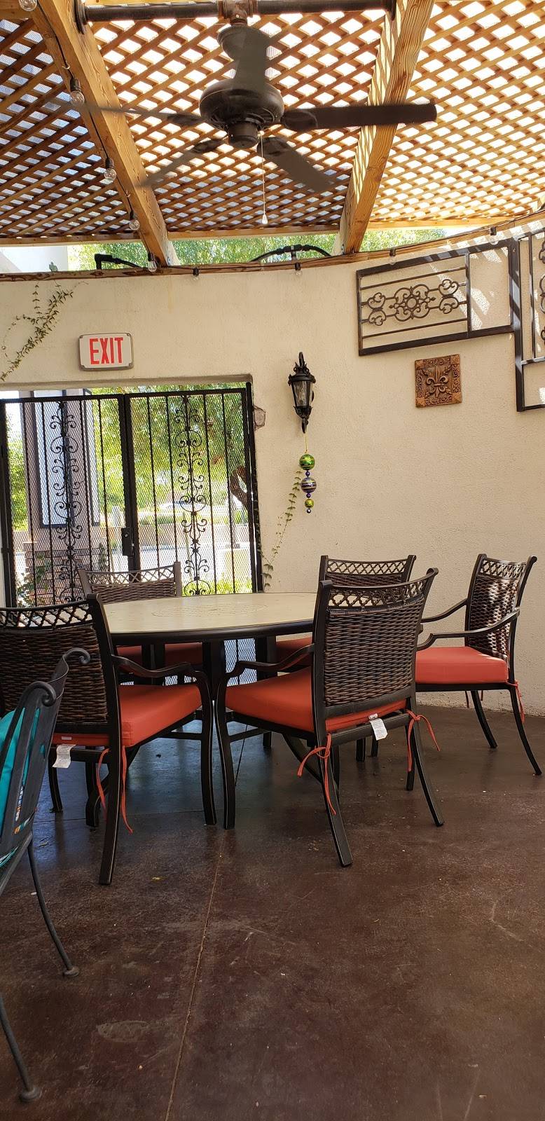 Lolas | restaurant | 1220 N Town Center Dr, Las Vegas, NV 89144, USA | 7028715652 OR +1 702-871-5652