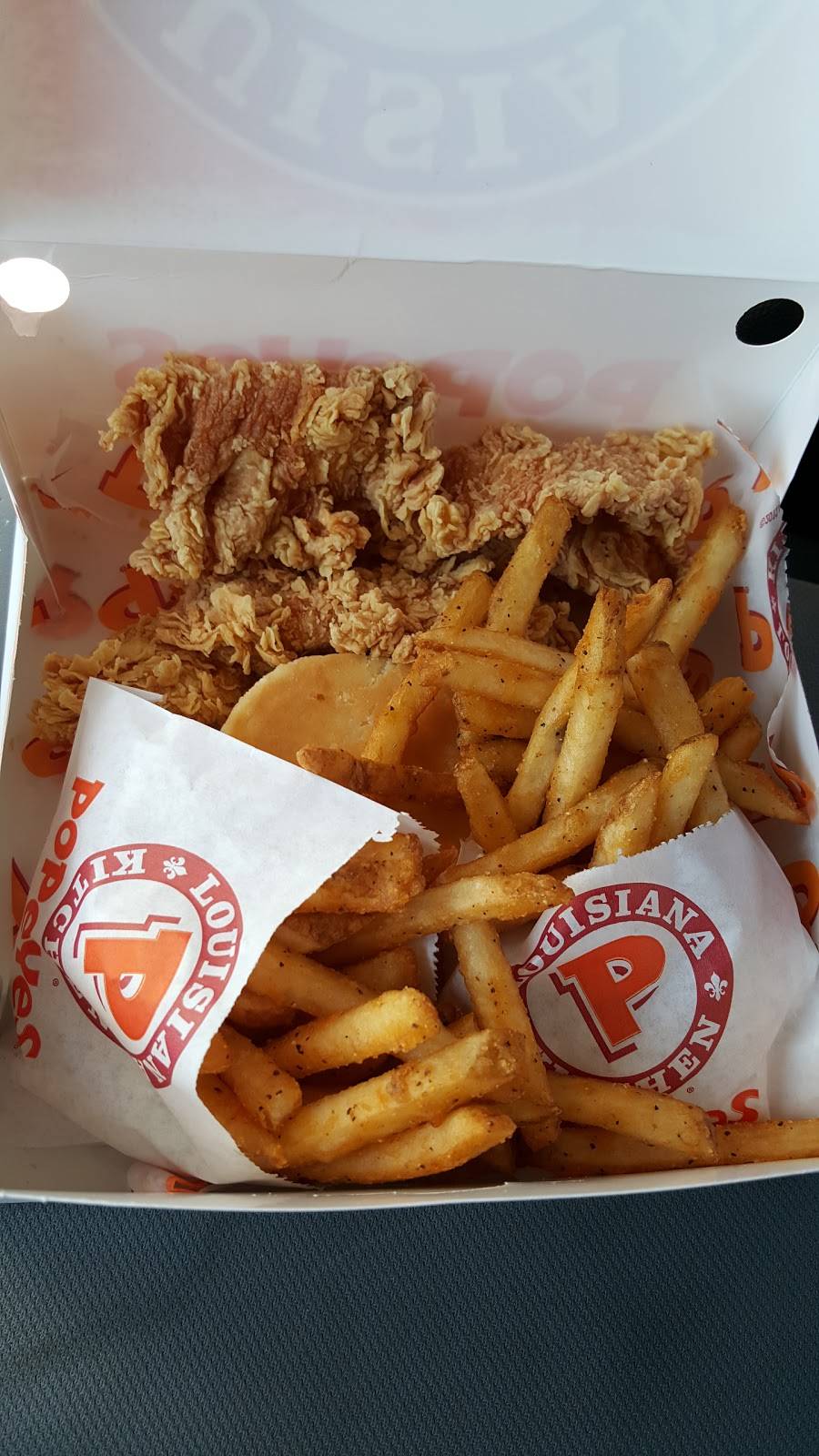 Popeyes Louisiana Kitchen | restaurant | 338 E Camp Wisdom Rd, Duncanville, TX 75116, USA | 9727097775 OR +1 972-709-7775