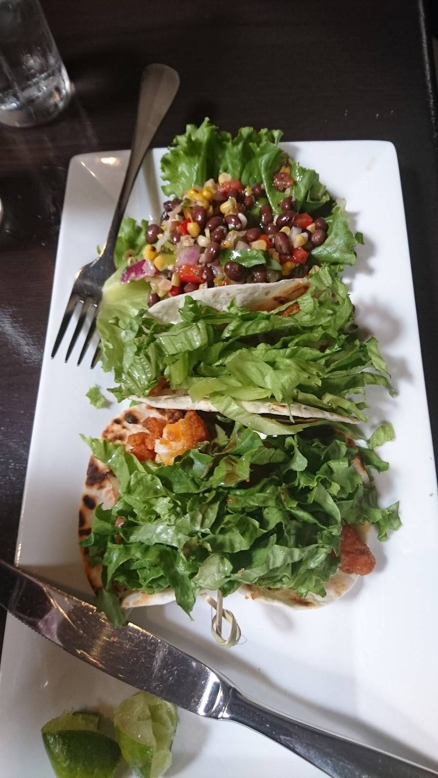 Play Urban Café | restaurant | 253 Taylor Rd, Niagara-on-the-Lake, ON L0S 1J0, Canada | 9056882550 OR +1 905-688-2550