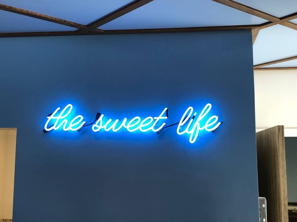 Scoops La Jolla | cafe | 2179 Avenida De La Playa, La Jolla, CA 92037, USA | 8582466321 OR +1 858-246-6321