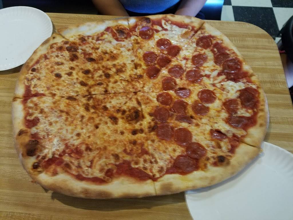 Brooklyn Pizzeria | restaurant | 1125 N Bragg Blvd, Spring Lake, NC 28390, USA | 9104365666 OR +1 910-436-5666