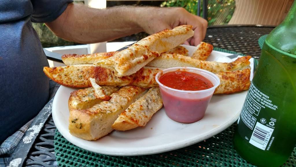 Giuseppes Pizzeria & Ristorante | restaurant | 312 Daniel Webster Hwy #3, Meredith, NH 03253, USA | 6032793313 OR +1 603-279-3313