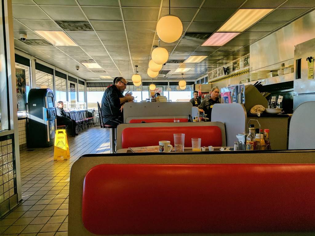 Waffle House | meal takeaway | 1350 Canadian Ct, Yukon, OK 73099, USA | 4053501445 OR +1 405-350-1445