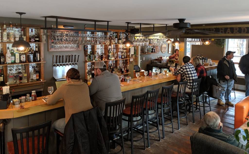 Kristas | restaurant | 2 Main St, Cornish, ME 04020, USA | 2076253600 OR +1 207-625-3600