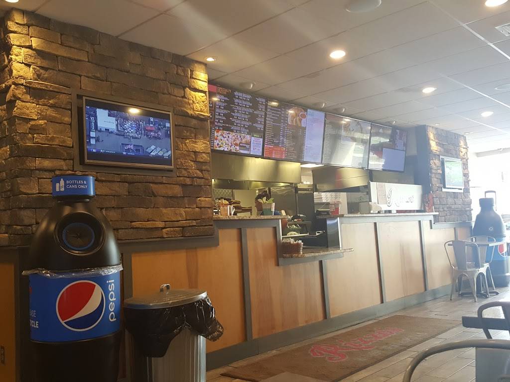 Rizzos Roast Beef and Pizza | restaurant | 3 Church St, Wilmington, MA 01887, USA | 9784471316 OR +1 978-447-1316