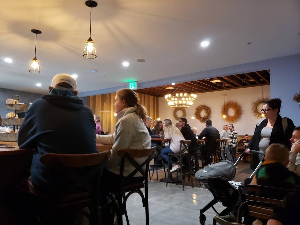 Blue Barn | restaurant | 819 Grant Ave, Novato, CA 94945, USA | 4158956577 OR +1 415-895-6577