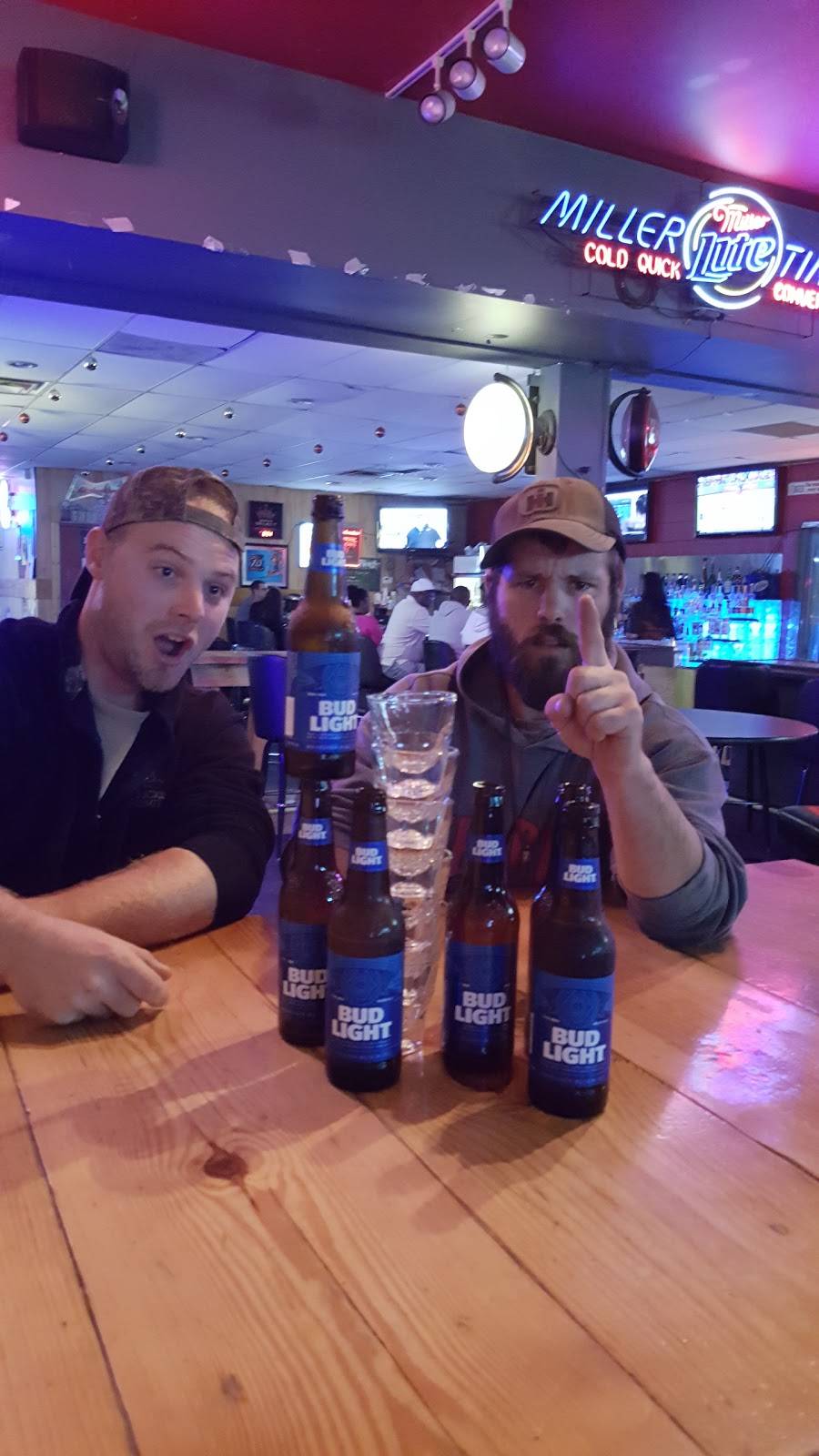 Mugsys Pub And Patio | restaurant | 1040 Hilliard Rome Rd, Columbus, OH 43228, USA | 6148702400 OR +1 614-870-2400