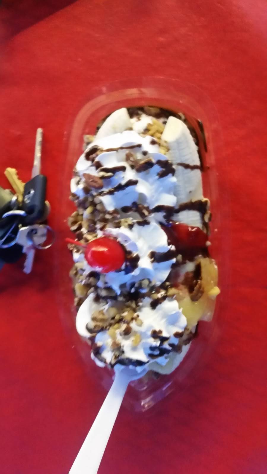 Sundae House | restaurant | 1551 W Palmetto St, Florence, SC 29501, USA | 8436627141 OR +1 843-662-7141