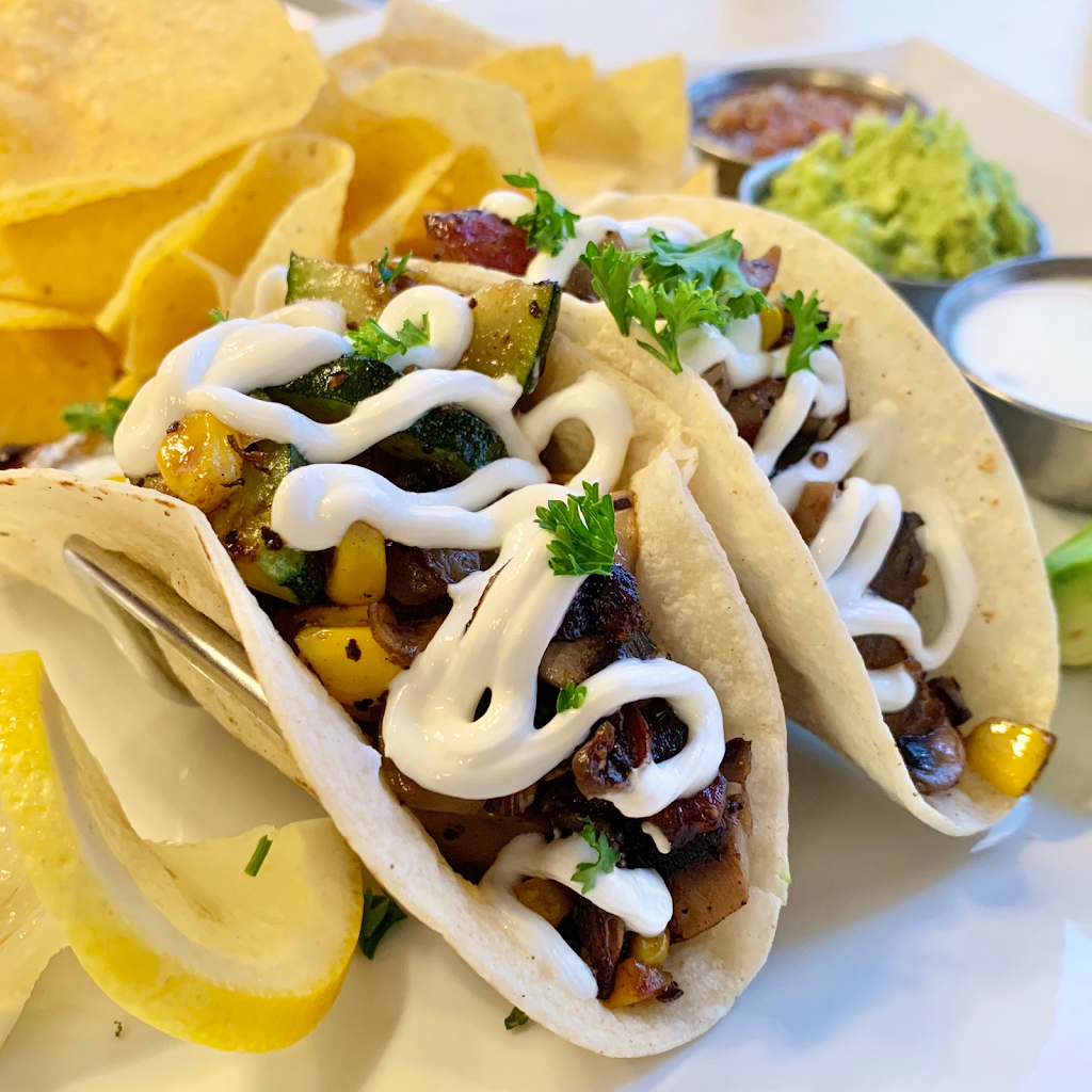 Lakewood Fish & Seafood House | restaurant | 4801 N Hills Blvd, North Little Rock, AR 72116, USA | 5017584299 OR +1 501-758-4299