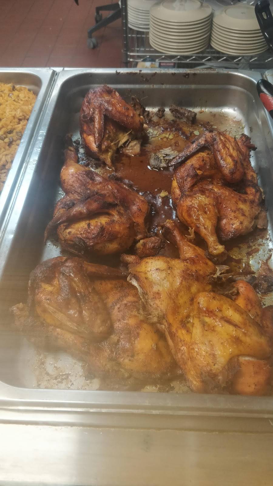 Collado Family Restaurant | restaurant | 624 N Maxwell St, Allentown, PA 18109, USA | 4842218444 OR +1 484-221-8444