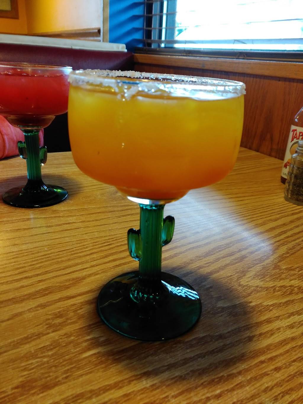 El Tapatio Inc | restaurant | 2300 Camanche Ave, Clinton, IA 52732, USA | 5632423885 OR +1 563-242-3885