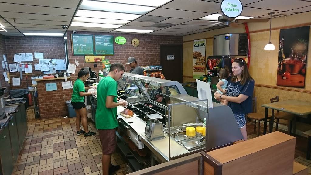 Subway | meal takeaway | 41-1537 Kalanianaʻole Hwy Suite 8, Waimānalo, HI 96795, USA | 8086005086 OR +1 808-600-5086