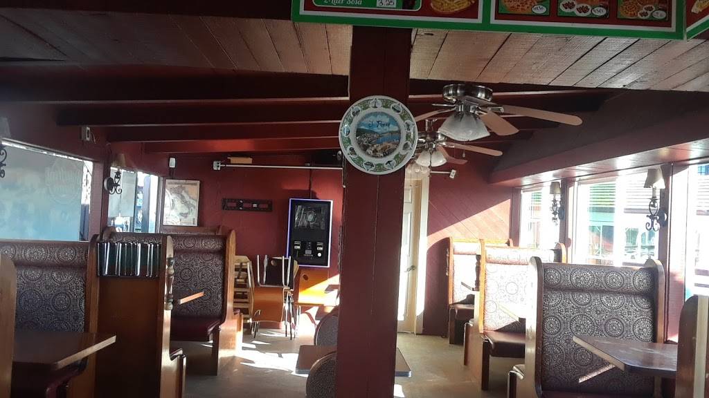 Waterfront Pizzeria | restaurant | Fishermans Wharf, Redondo Beach, CA 90277, USA | 3103747499 OR +1 310-374-7499