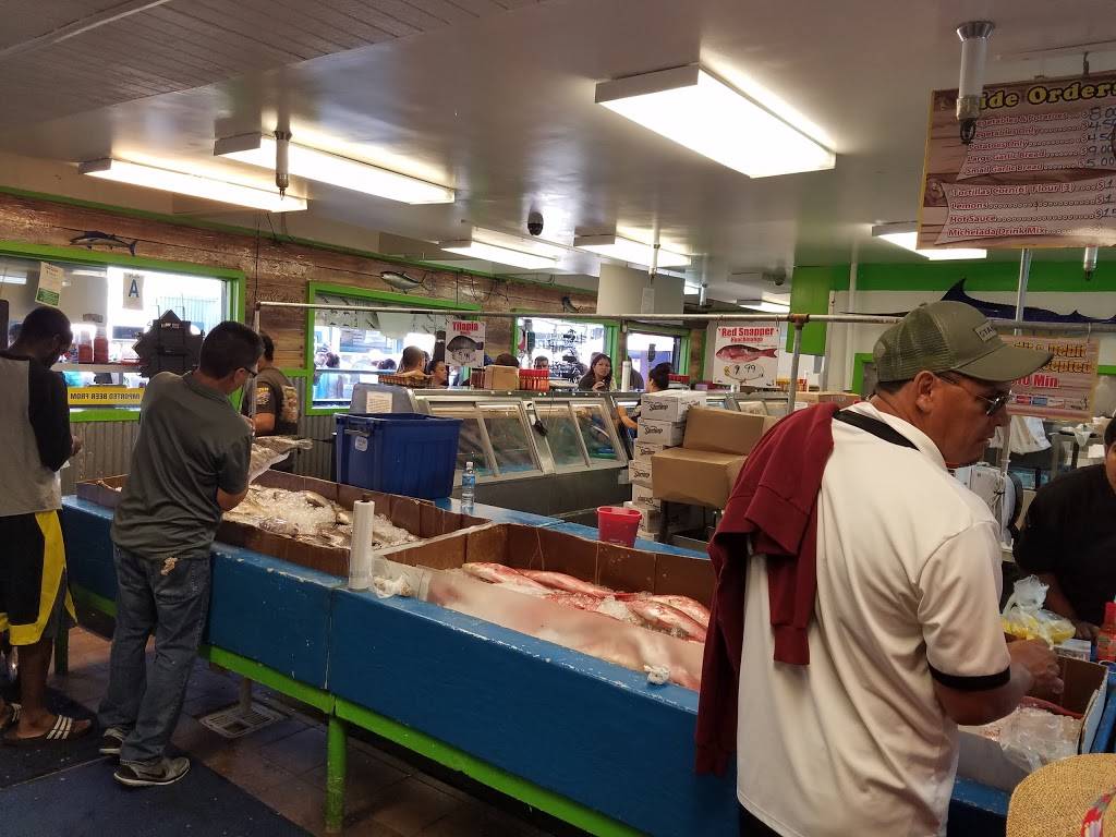 Crusty Crab | restaurant | 1146 Nagoya Way, San Pedro, CA 90731, USA | 3105199058 OR +1 310-519-9058