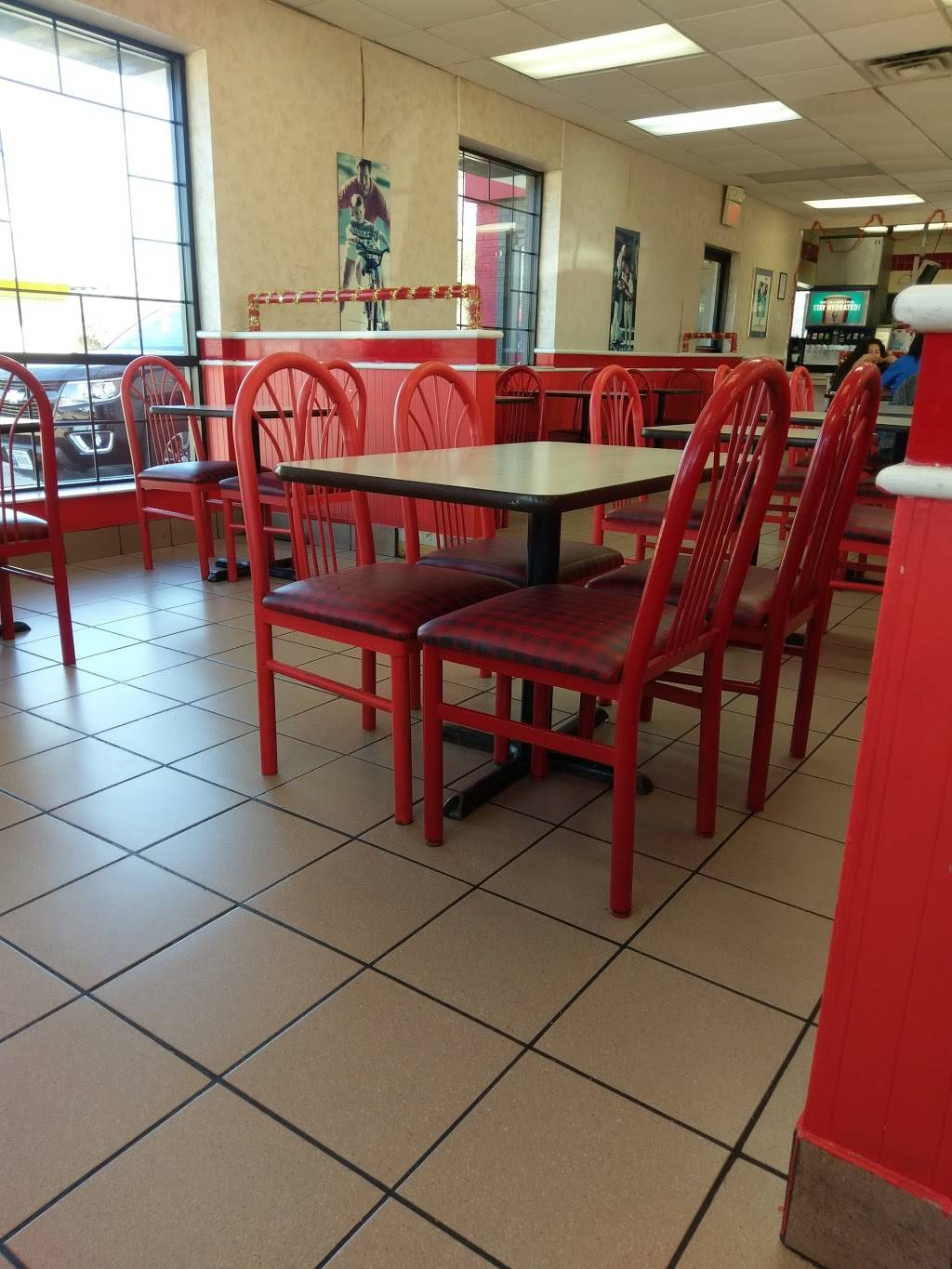 KFC | restaurant | 1000 N Beach St, Fort Worth, TX 76111, USA | 8178387801 OR +1 817-838-7801