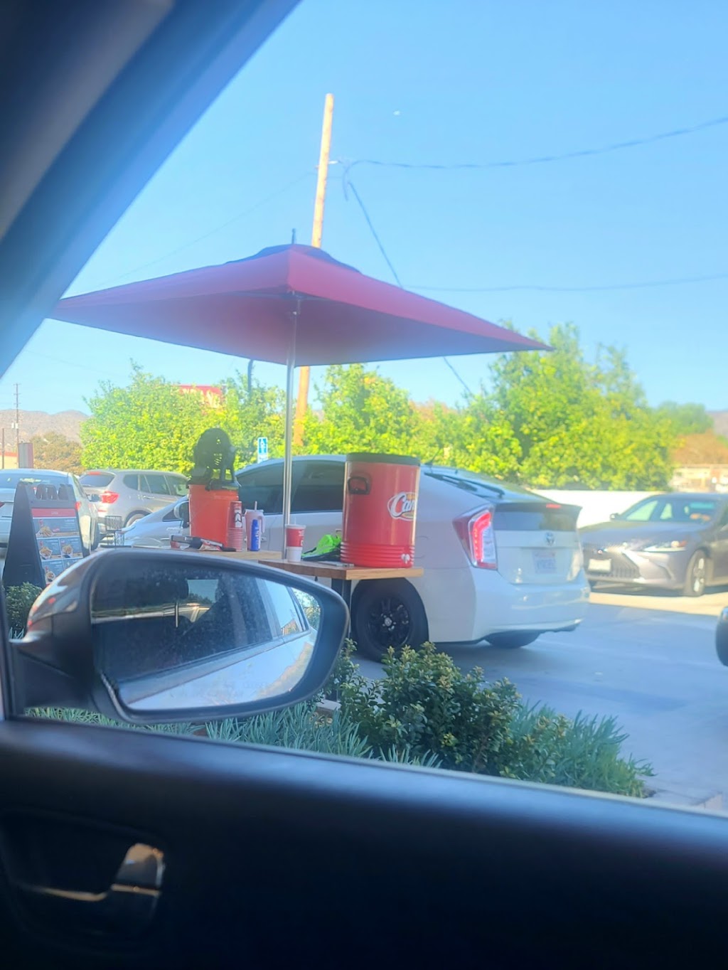 Raising Canes Chicken Fingers | meal takeaway | 1750 W Olive Ave, Burbank, CA 91506, USA | 8185310955 OR +1 818-531-0955