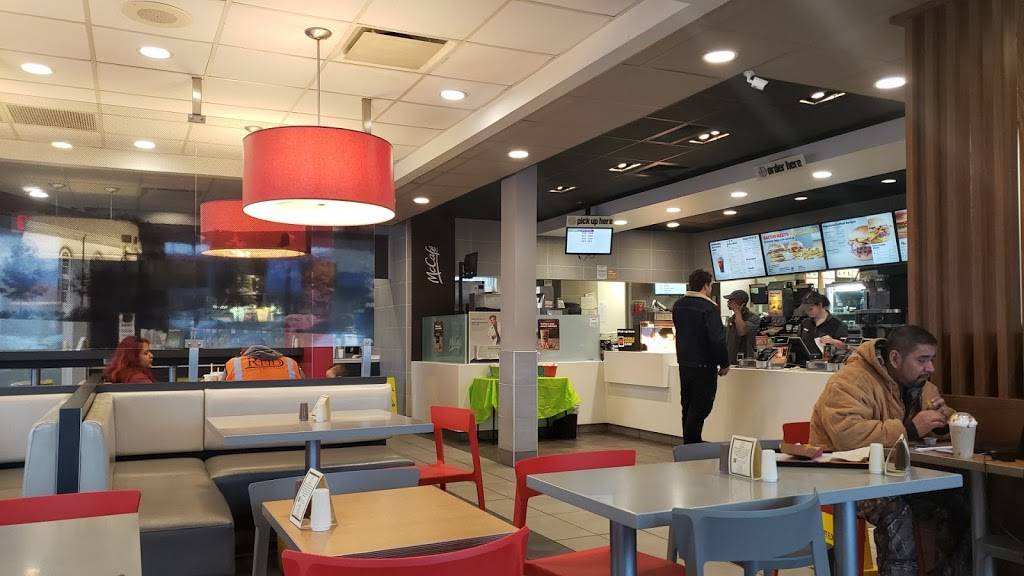 McDonalds | cafe | 2705 E 5th St, Tyler, TX 75701, USA | 9035668762 OR +1 903-566-8762