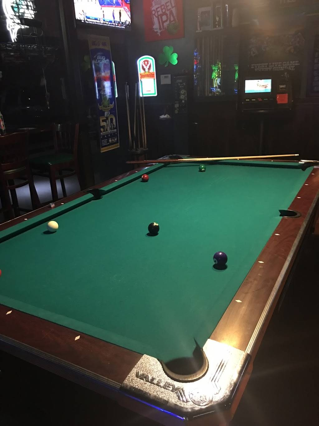 Moons Tavern | restaurant | 19575 FL-7 #4, Boca Raton, FL 33498, USA | 5614700452 OR +1 561-470-0452