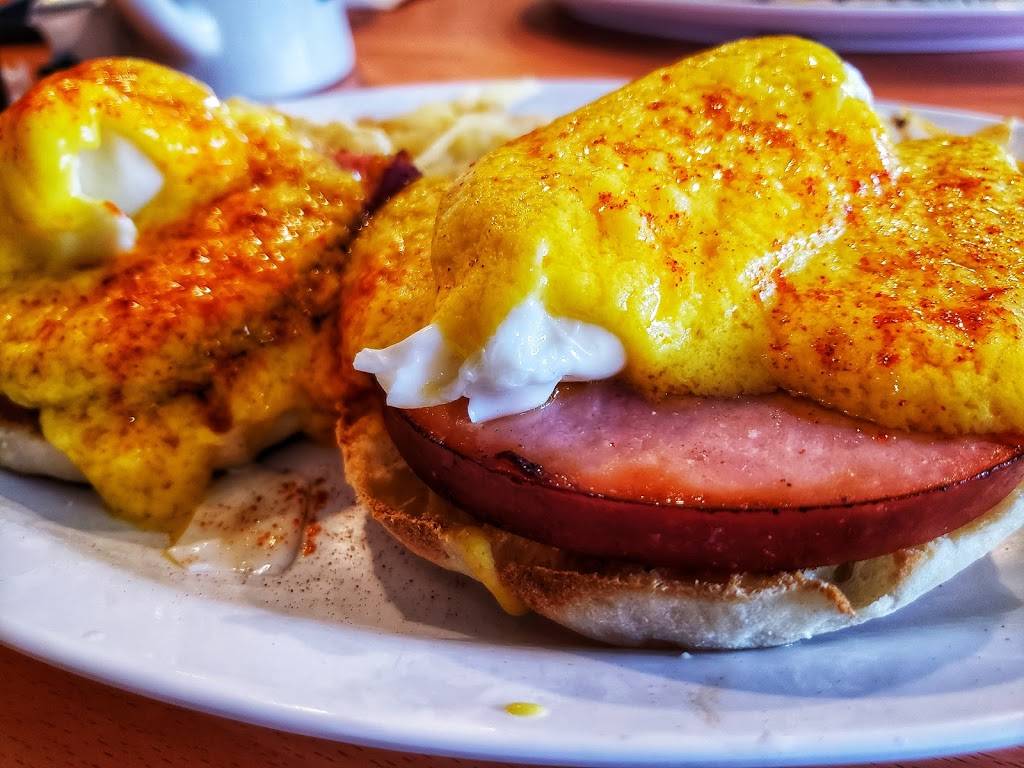 Hamburg Inn No. 2 East Side | restaurant | 2221 Rochester Ave, Iowa City, IA 52245, USA | 3195192500 OR +1 319-519-2500