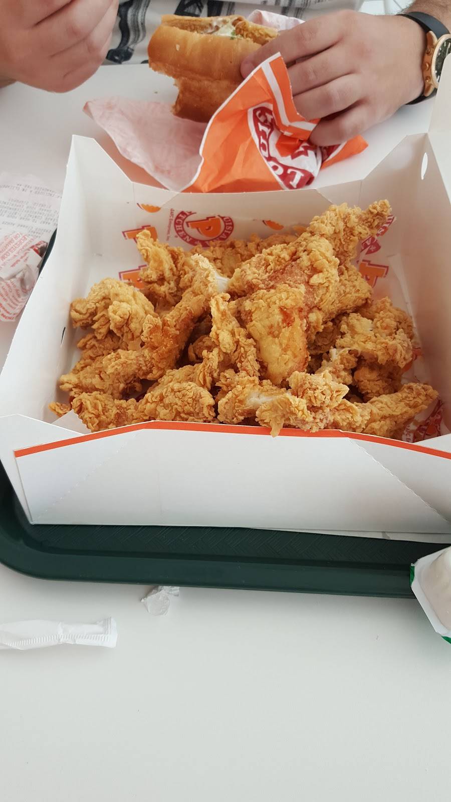 Popeyes Louisiana Kitchen | restaurant | 651 Kapkowski Rd, Elizabeth, NJ 07201, USA | 9082824806 OR +1 908-282-4806