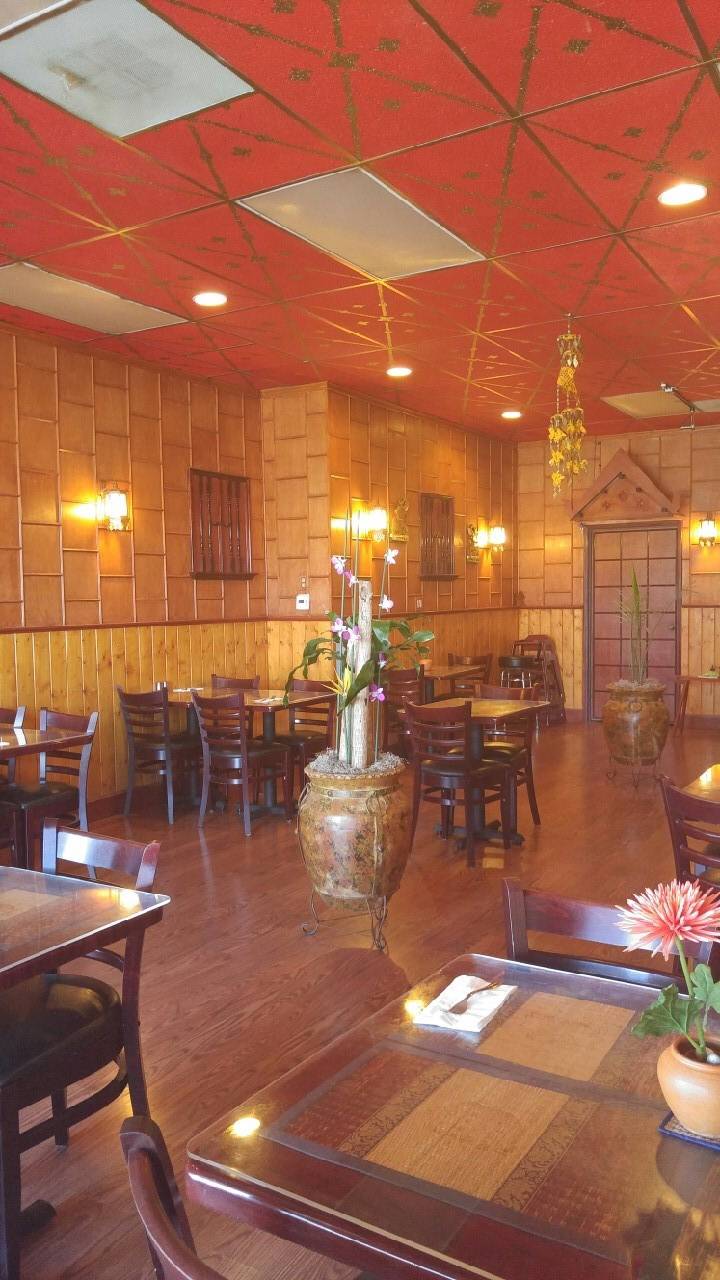 Thai Valley | restaurant | 21032 Devonshire St #107, Chatsworth, CA 91311, USA | 8183418370 OR +1 818-341-8370