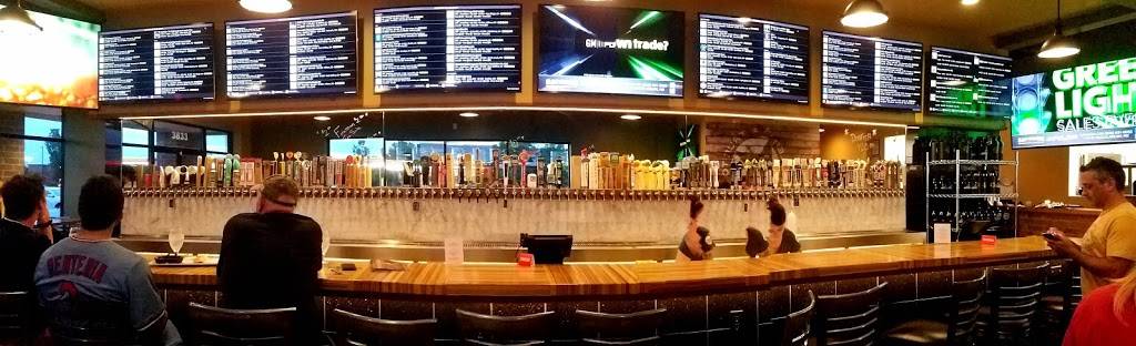 Growler USA - St. Charles - 100 Taps with a Craft Kitchen | restaurant | 3833 Elm St, St Charles, MO 63301, USA | 6364938111 OR +1 636-493-8111