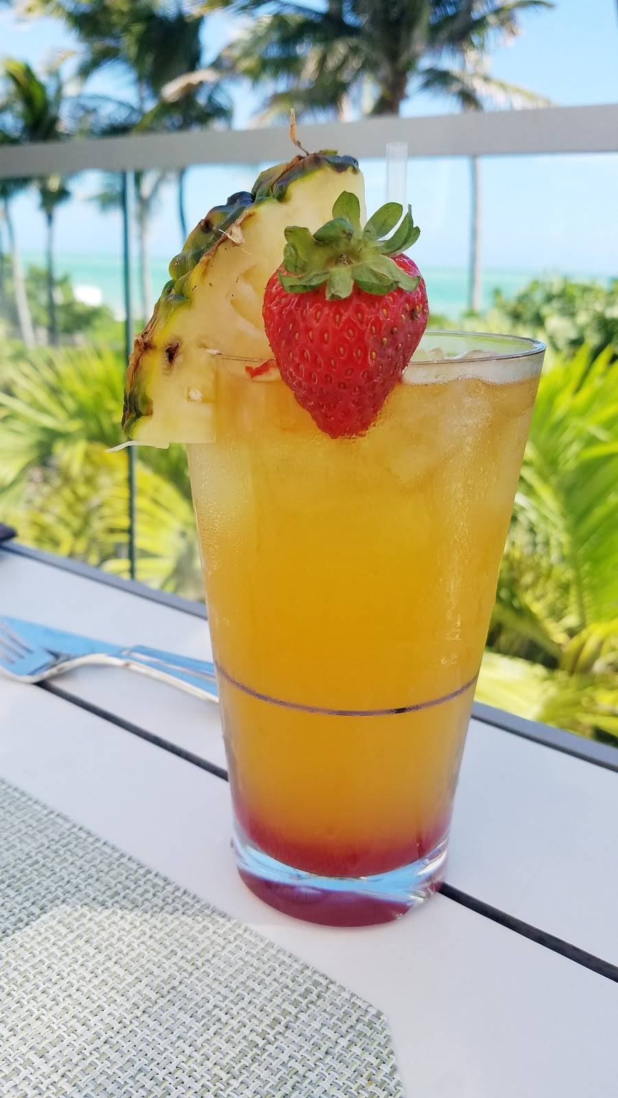 La Côte | restaurant | 4441 Collins Ave, Miami Beach, FL 33140, USA | 3056744710 OR +1 305-674-4710