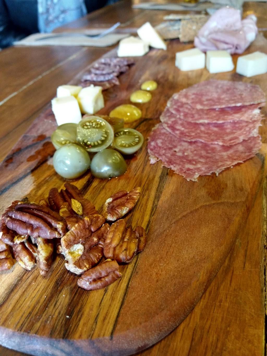 The Wrigley Taproom & Eatery | restaurant | 207 S Main St, Corbin, KY 40701, USA | 6062612008 OR +1 606-261-2008