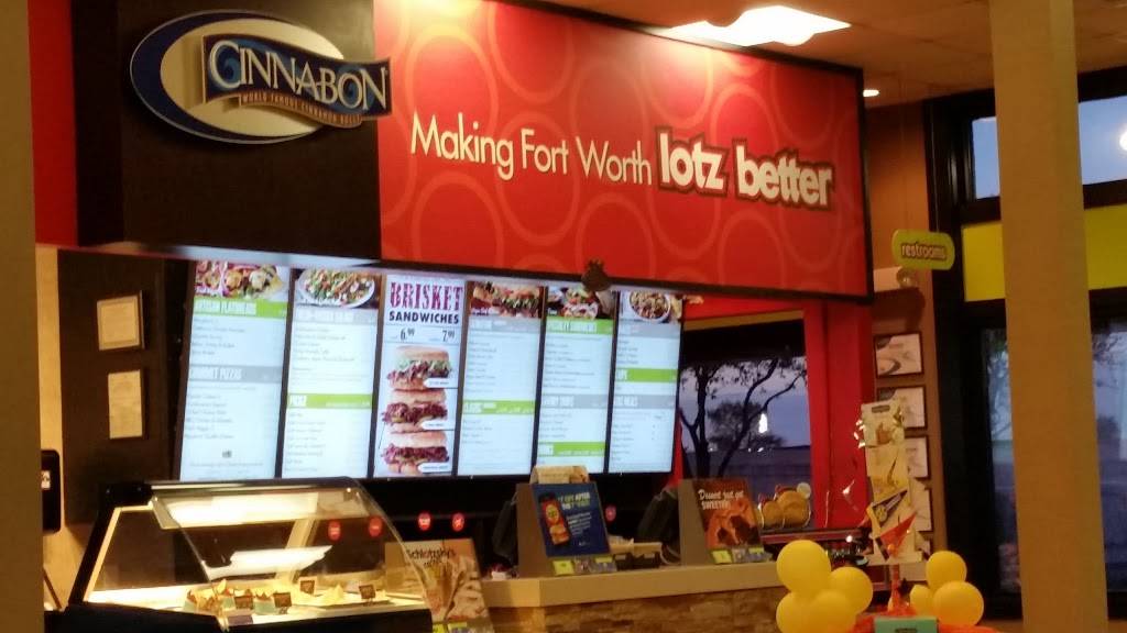 Schlotzskys | bakery | 3216 SE Loop 820, Fort Worth, TX 76140, USA | 8175517733 OR +1 817-551-7733