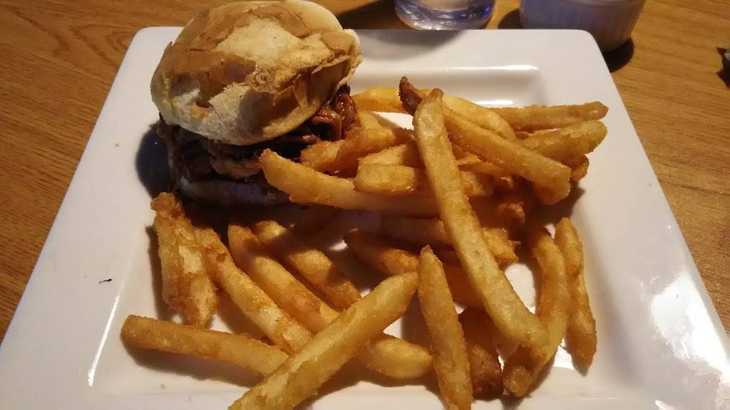 Tino’s On the Tee | restaurant | 12476 Golf Course Dr, Whittington, IL 62897, USA | 6186292454 OR +1 618-629-2454