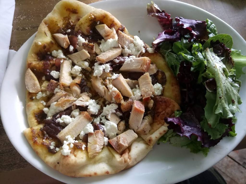 Chamberlins Lookout | restaurant | 804 Chemin Riverside, Wakefield, QC J0X 3G0, Canada | 8194592808 OR +1 819-459-2808