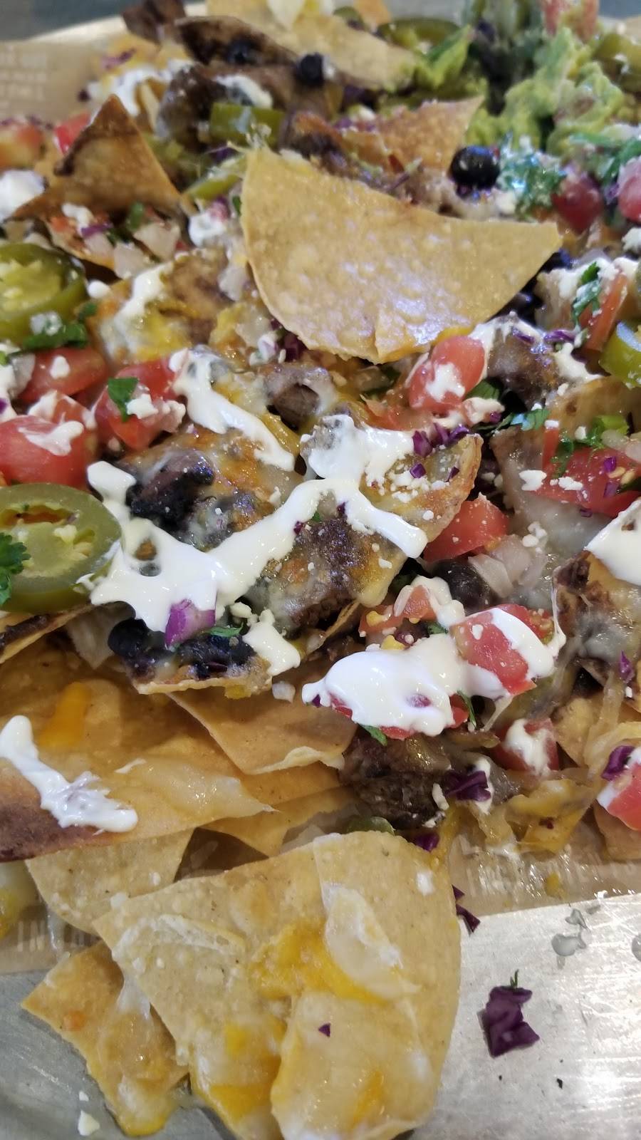 Sharkys | restaurant | 24201 Valencia Blvd, Valencia, CA 91355, USA | 6612556400 OR +1 661-255-6400