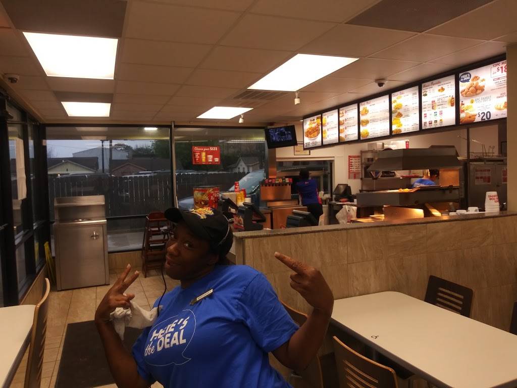 Churchs Chicken | restaurant | 1533 N Wayside Dr, Houston, TX 77020, USA | 7136712877 OR +1 713-671-2877