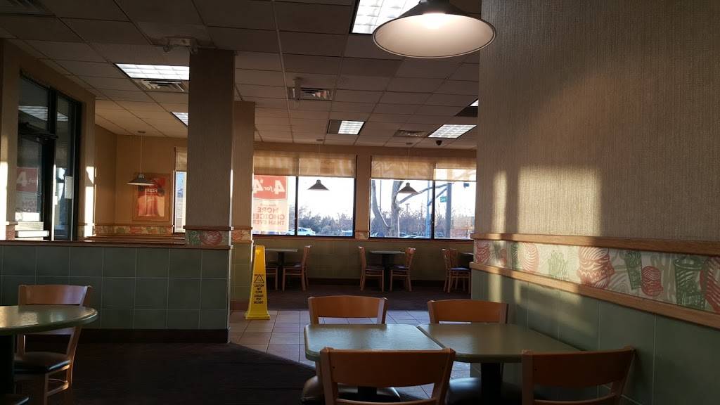Wendys | restaurant | 1101 Riley St, Folsom, CA 95630, USA | 9169830241 OR +1 916-983-0241