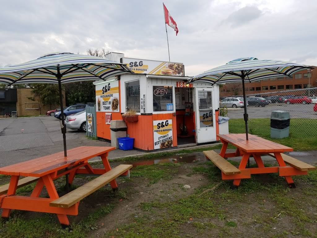 S&G Fries and Burgers | restaurant | 1845 Carling Ave, Ottawa, ON K2A 1C9, Canada | 3438821588 OR +1 343-882-1588