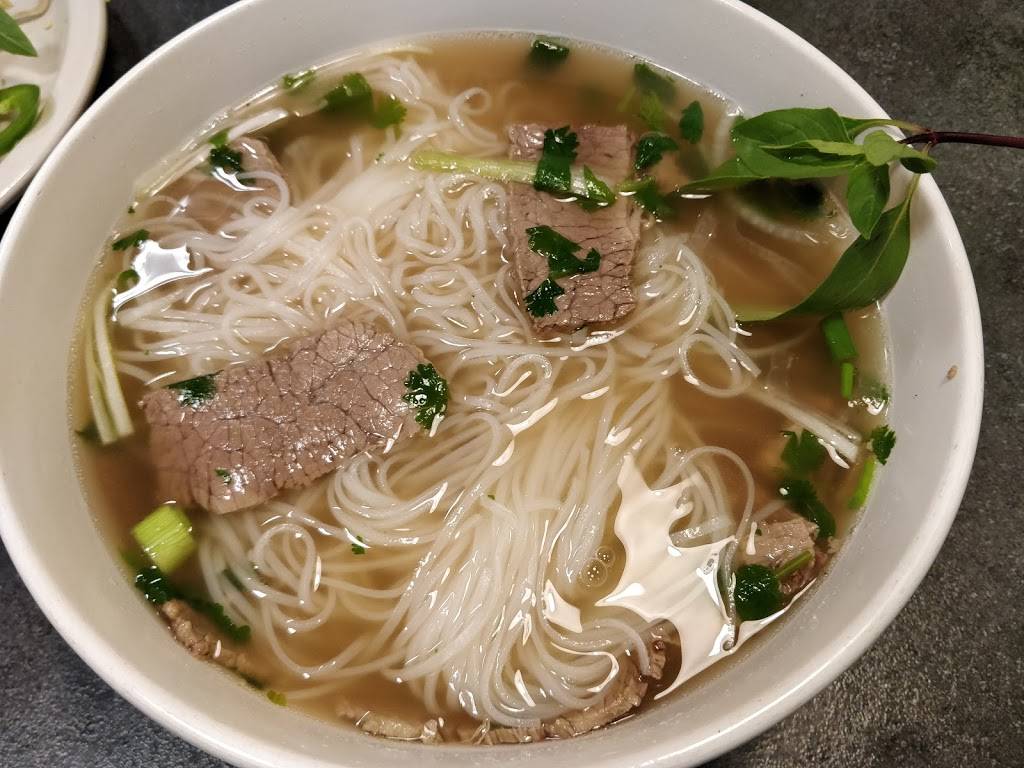 Pho Chopstix | restaurant | 28308 Telegraph Rd, Southfield, MI 48034, USA | 9472828535 OR +1 947-282-8535
