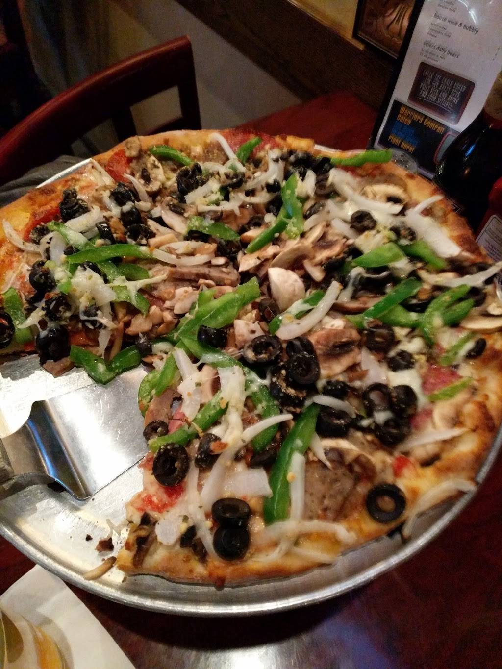 Ghiringhelli Pizzeria Grill & Bar | restaurant | 1535 S Novato Blvd, Novato, CA 94945, USA | 4158784977 OR +1 415-878-4977