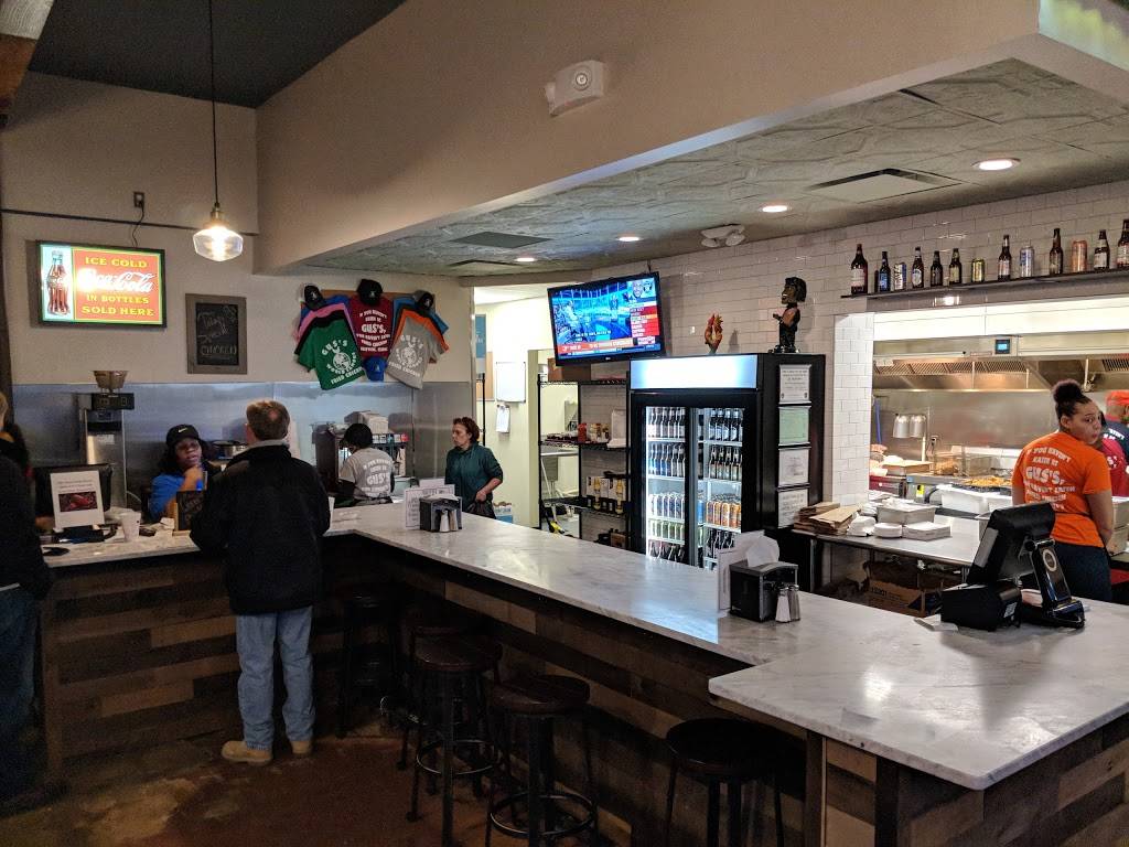 Gus’s World Famous Fried Chicken | restaurant | 31105 Woodward Ave, Royal Oak, MI 48073, USA | 2486774433 OR +1 248-677-4433