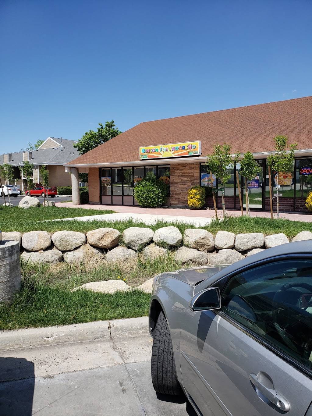 Rincón Salvadoreño | restaurant | 3898 W 5535 S, Salt Lake City, UT 84129, USA | 8019559772 OR +1 801-955-9772