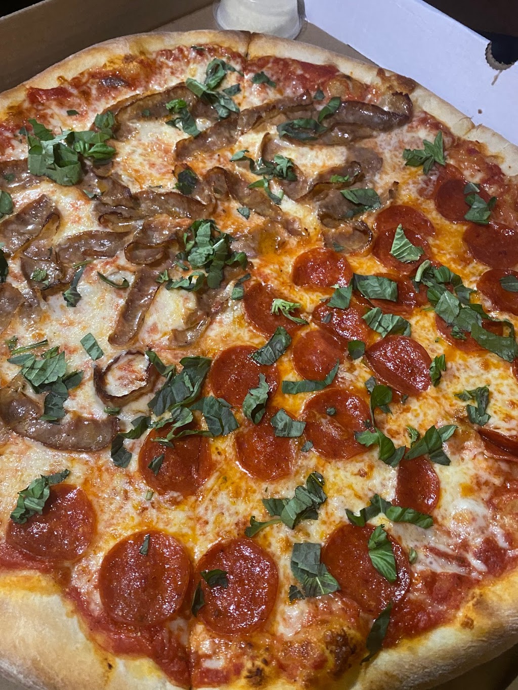 Silver Lake Pizza | restaurant | 79 Lake St, Harrison, NY 10604, USA | 9143282326 OR +1 914-328-2326