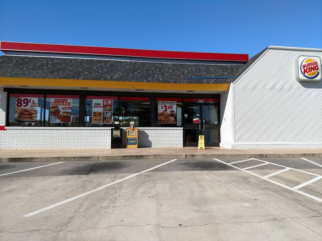 Burger King | restaurant | 332 S Bickett Blvd, Louisburg, NC 27549, USA | 9194963914 OR +1 919-496-3914